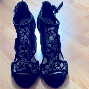 Brand new black lace heels size 7.5